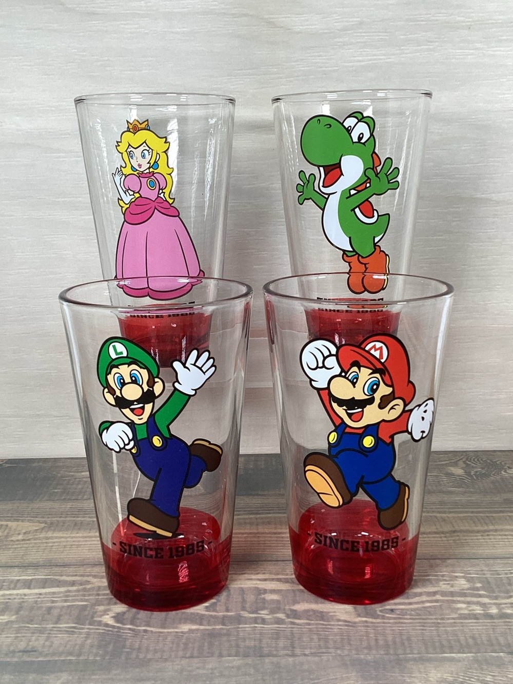 Super Mario Nintendo Collectors Pub Style 16 Oz. Drinking Glasses (lot of 4)